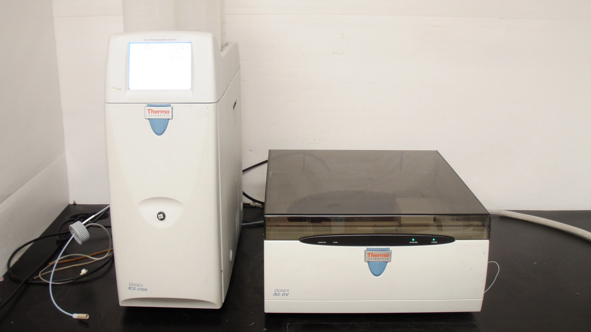 Thermo Scientific  Dionex ICS-2100 Ion Chormatography System w/ AS-DV Autosampler, Power Tested!