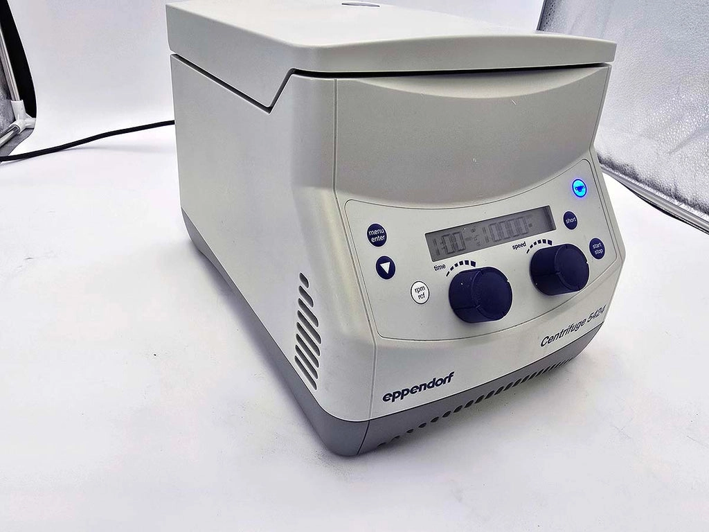 (2020) Eppendorf 5424 microcentrifuge with 24 x 1.5/2.0ml rotor | End of Year Sale