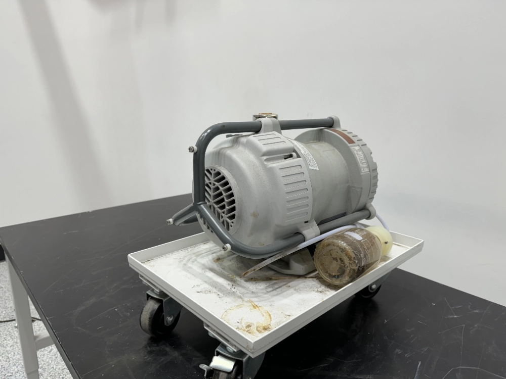 Edwards XDS5 Vacuum Pump