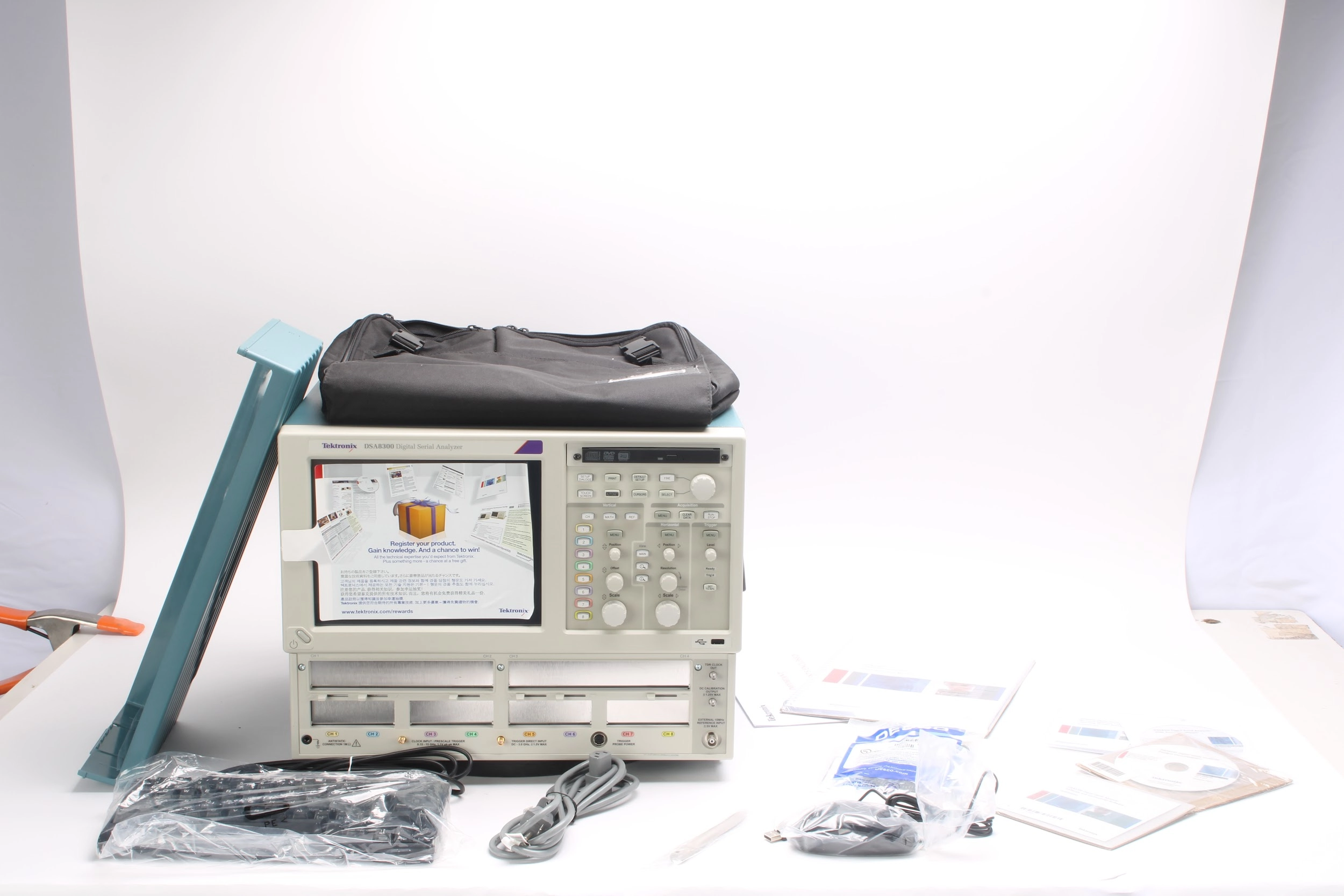 Tektronix DSA8300 Digital Sampling Oscilloscope With Accessories - No Modules