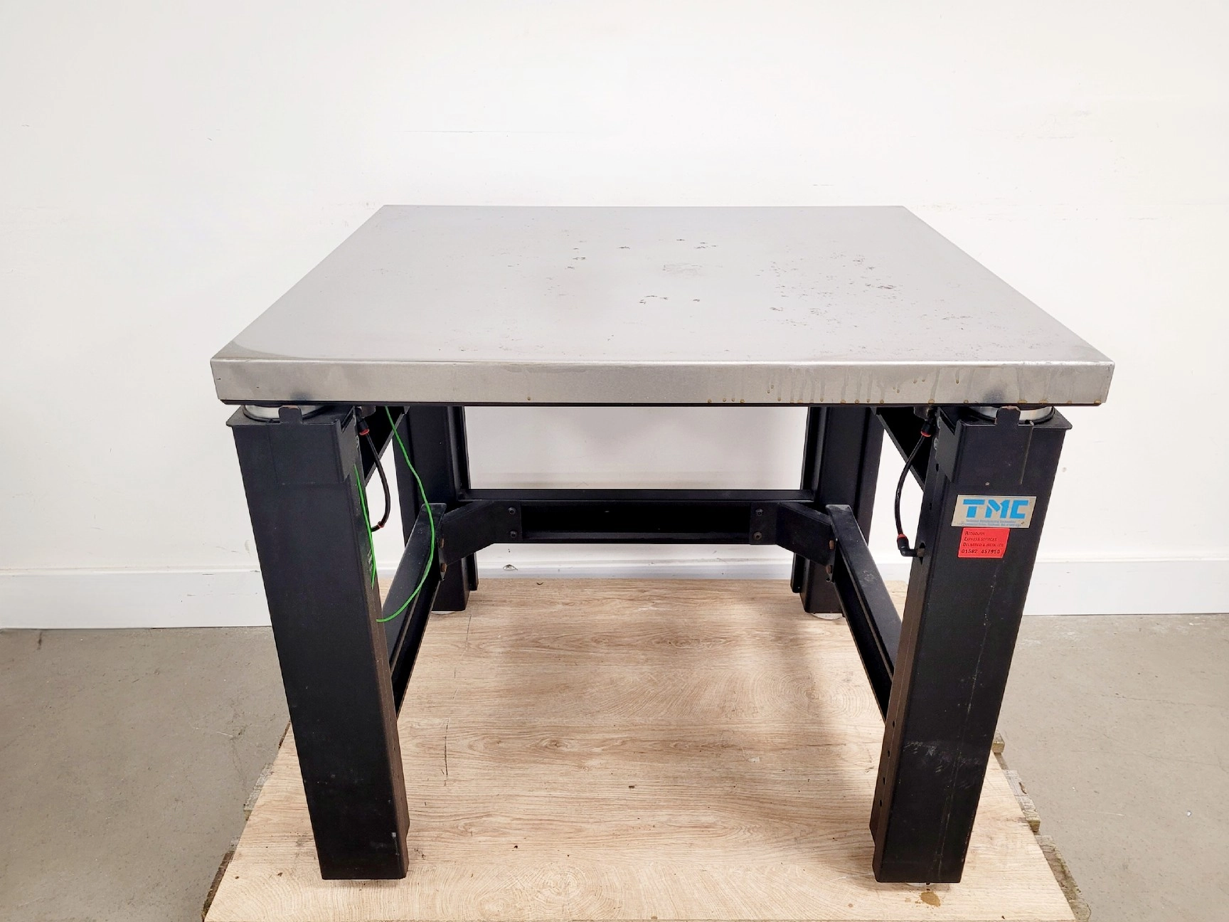 TMC Optics Table Model-63-530 Isolation Table