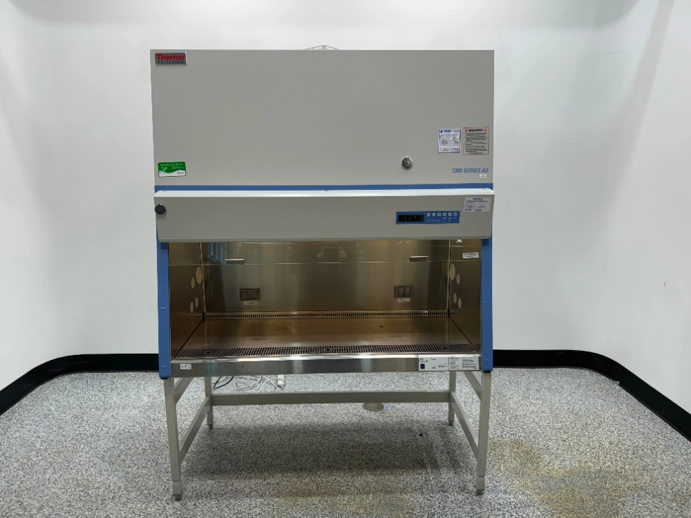 Thermo 1300 Series A2 5' Biosafety Cabinet