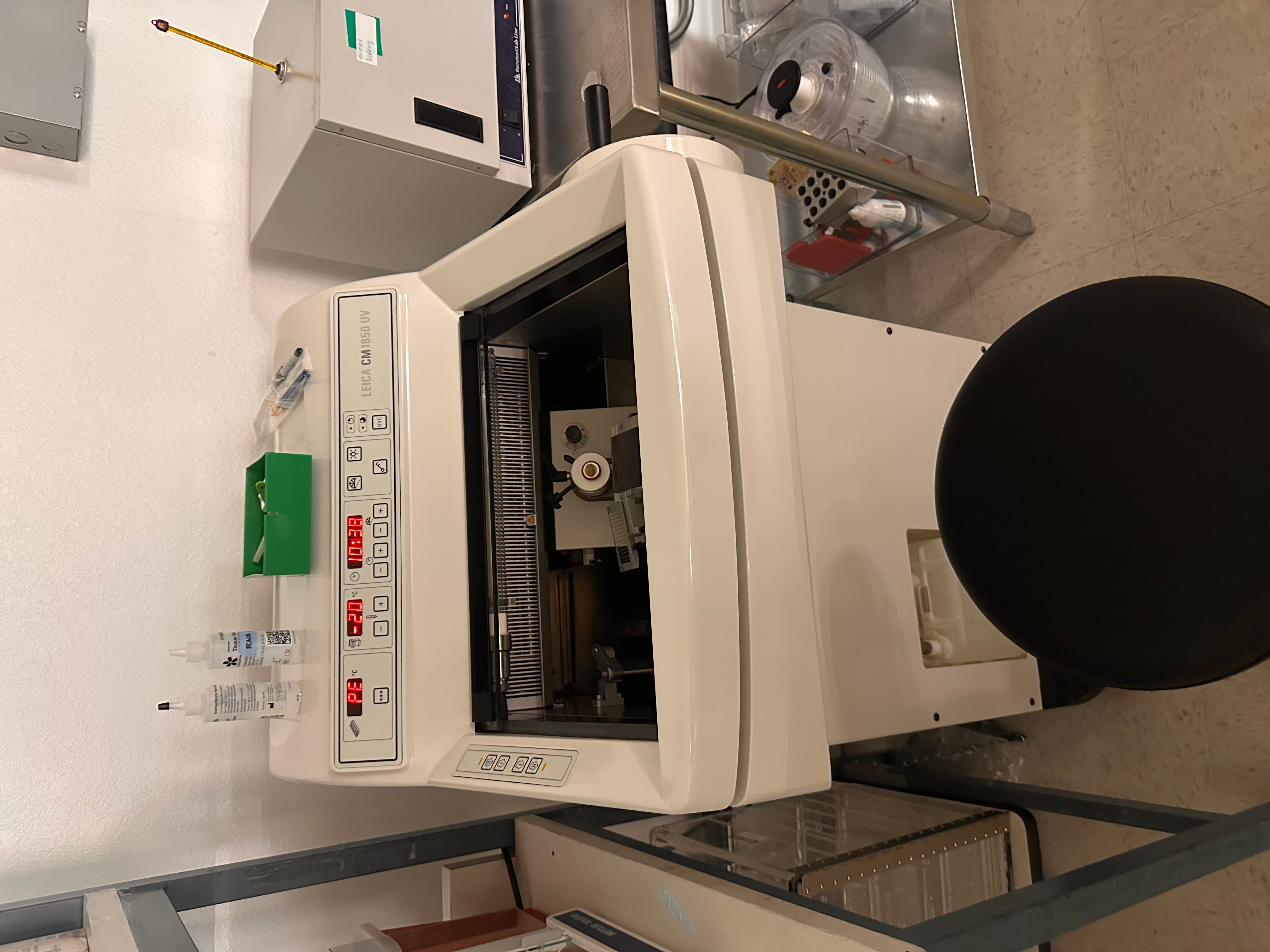 Leica CM1850 UV Cryostat