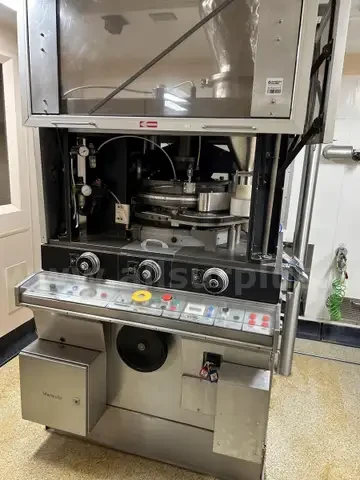 Manesty Novapress Tablet Compressing Machine