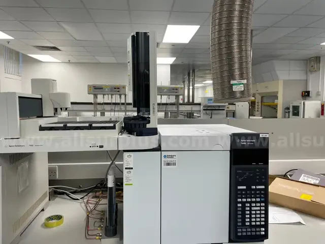 Aglilent Technologies G4513A Autosampler/ GC system