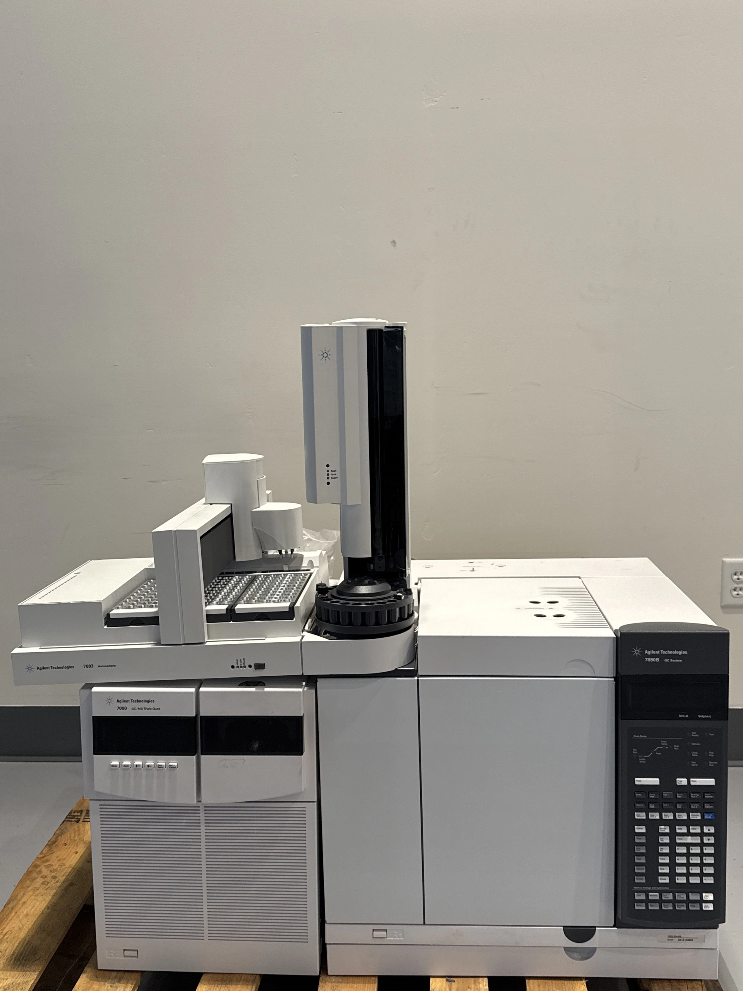 Agilent 7890B GC Gas Chromatography 7693 Autosampler Triple Quad GC / MS G7001B