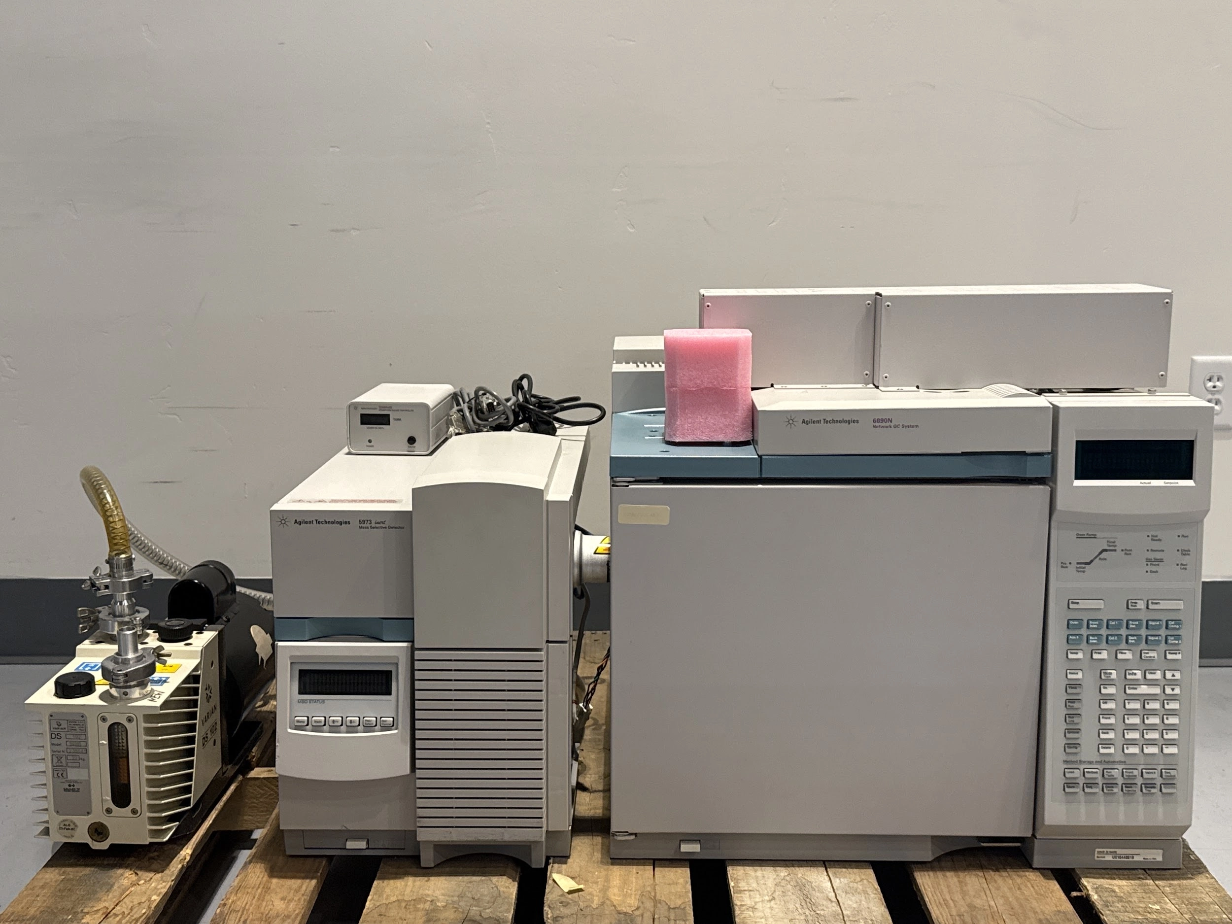 Agilent 6890N G1540N Network Gas Chromatograph GC System G2579A 5973N MSD 59864B