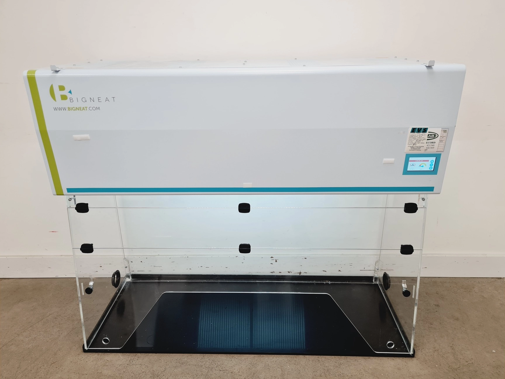 Bigneat Ductless Fume Hood Model - PR1506 Lab