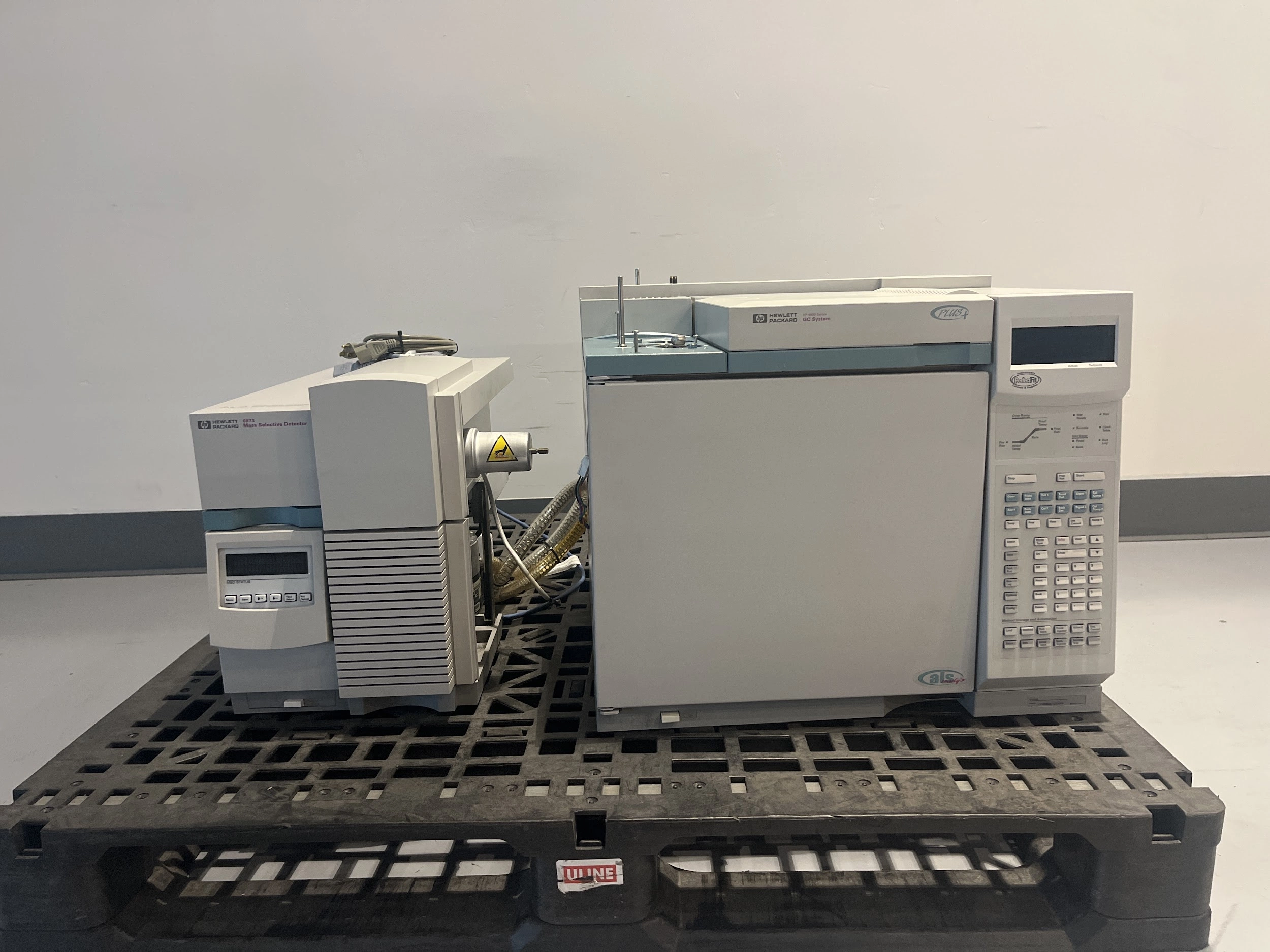 Agilent HP 6890 G1530A GC Gas Chromatograph w/ G1099A 5973N MSD + G2589 Pump