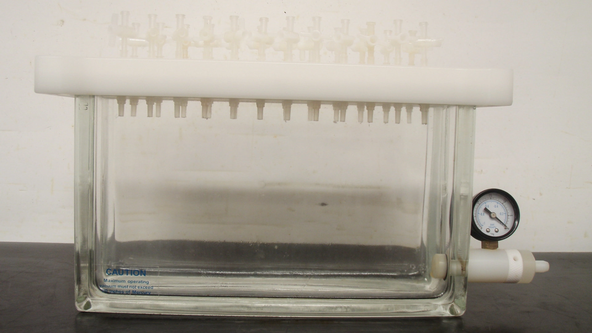 24 Position   Solid Phase Extraction System with Chamber and Manifold