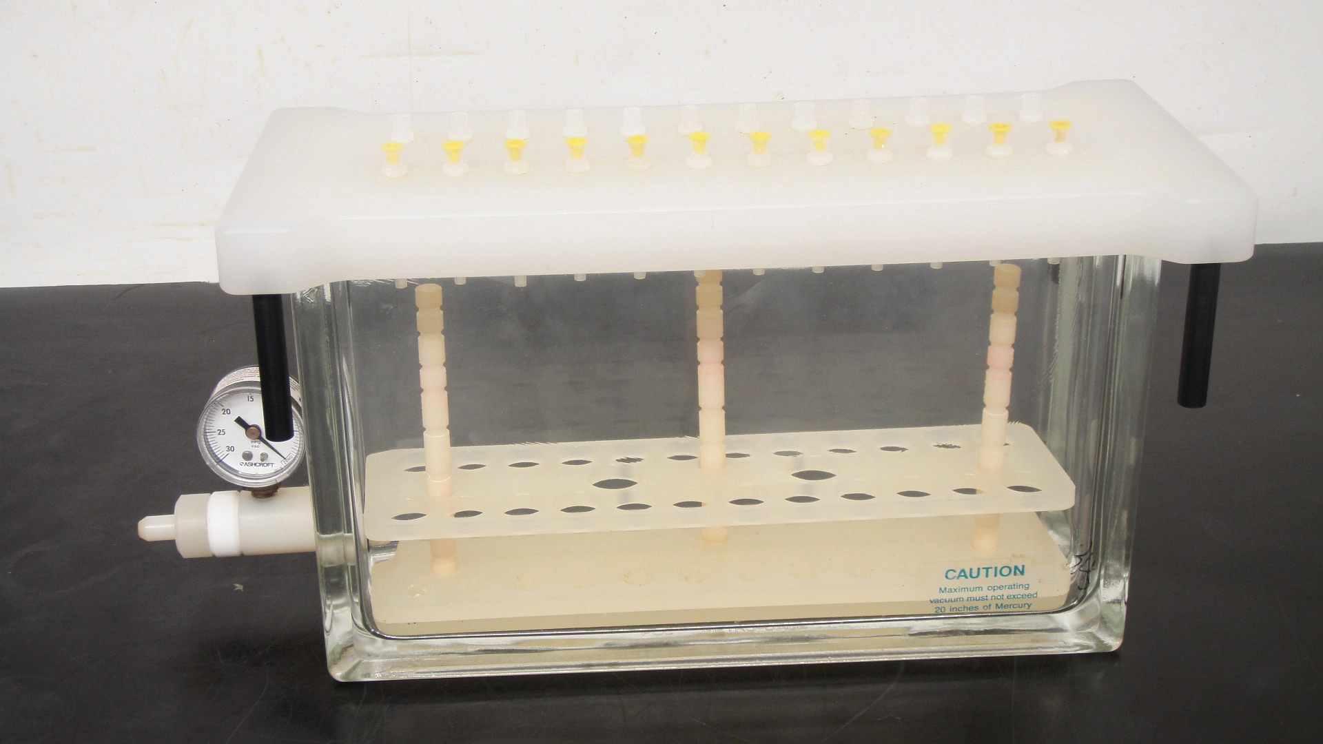 24 Position   Solid Phase Extraction System with Chamber and Manifold