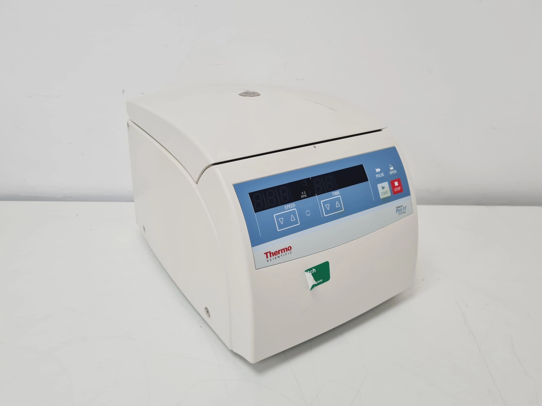 Thermo Scientific Pico 17 Centrifuge w/ Fixed Angle Rotor Lab