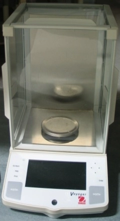 OHAUS Voyager Analytical Balance Model V10640