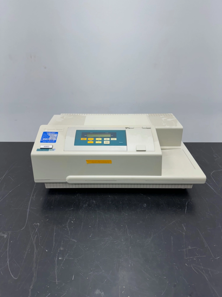 Molecular Devices SPECTRAmax 384plus Spectrophotometer