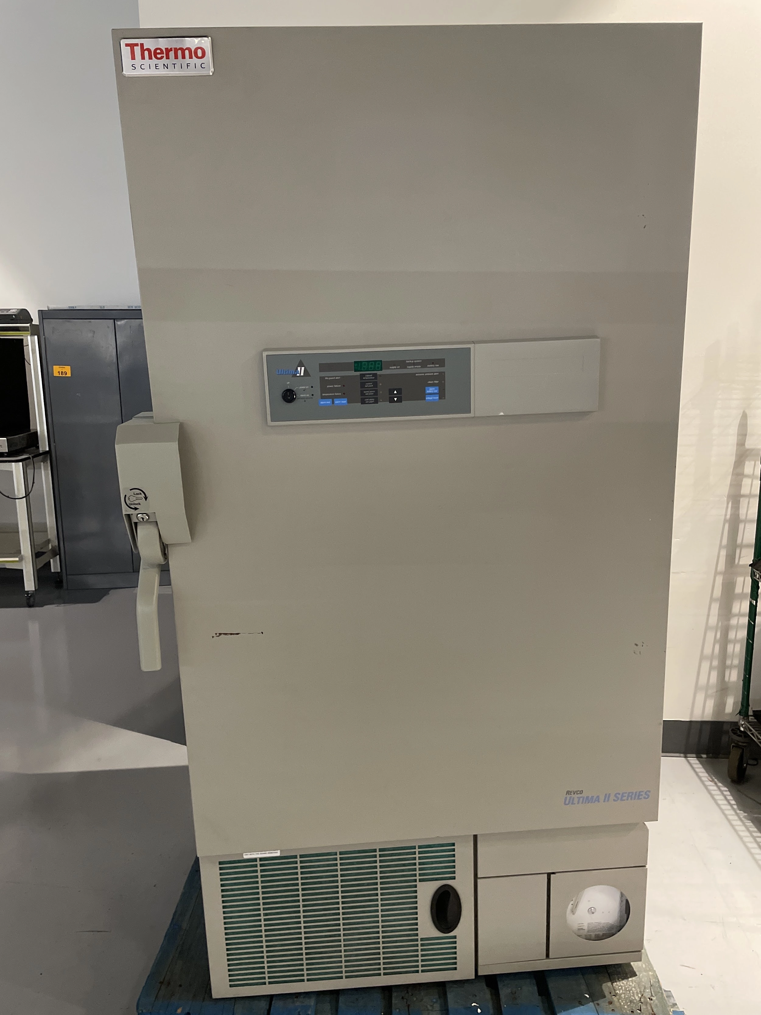 Thermo Fisher Scientific ULT2140-9-A40 Revco Ultima II Series Laboratory Freezer