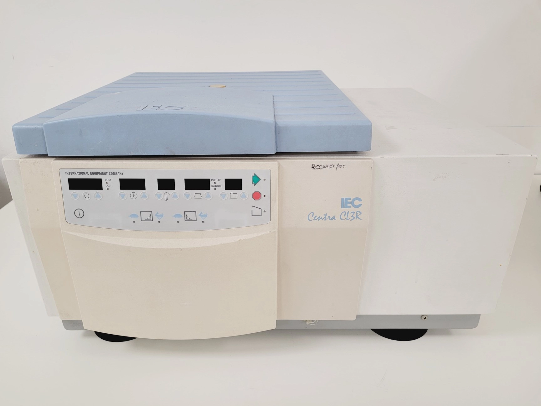 IEC CL3-R Bench Top Centrifuge with 4800rpm Rotor IEC 243 Lab