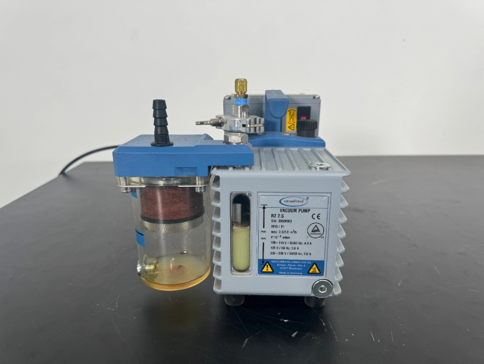 Vacuubrand RZ 2.5 Vacuum Pump