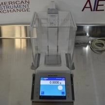 Mettler XP204 analytical