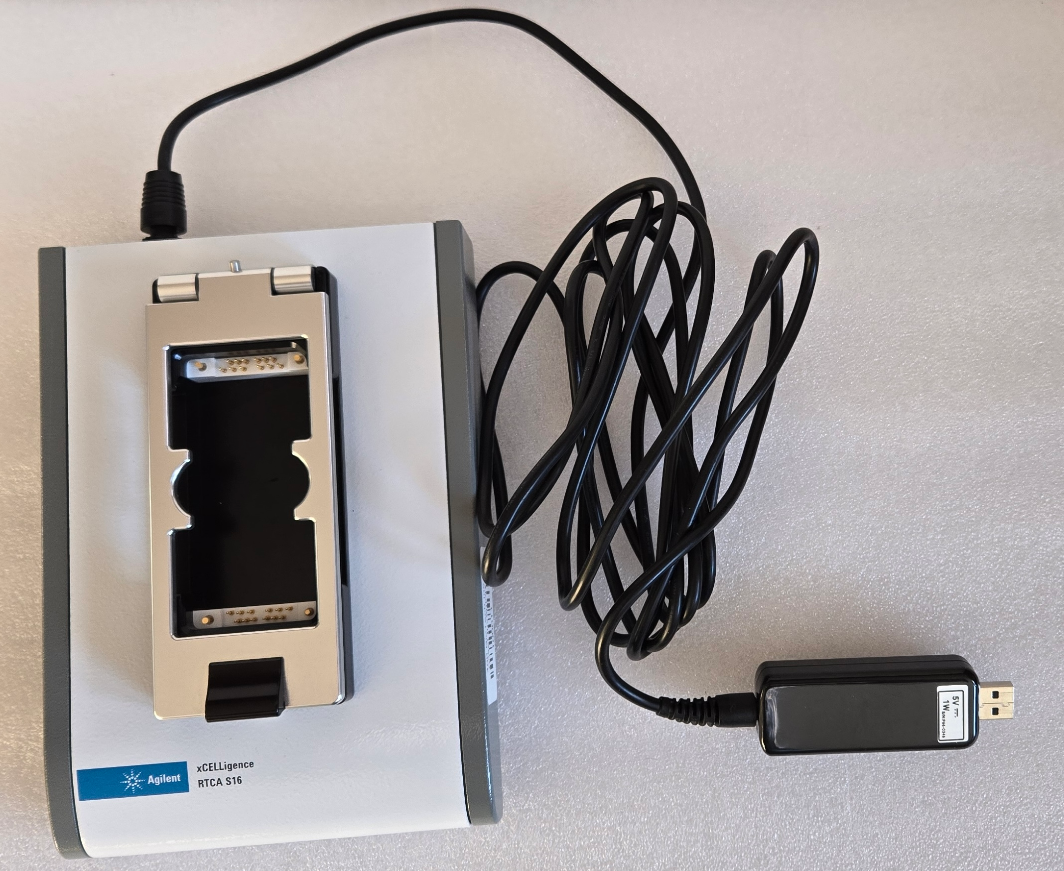 xCELLigence RTCA S16 + E Plates