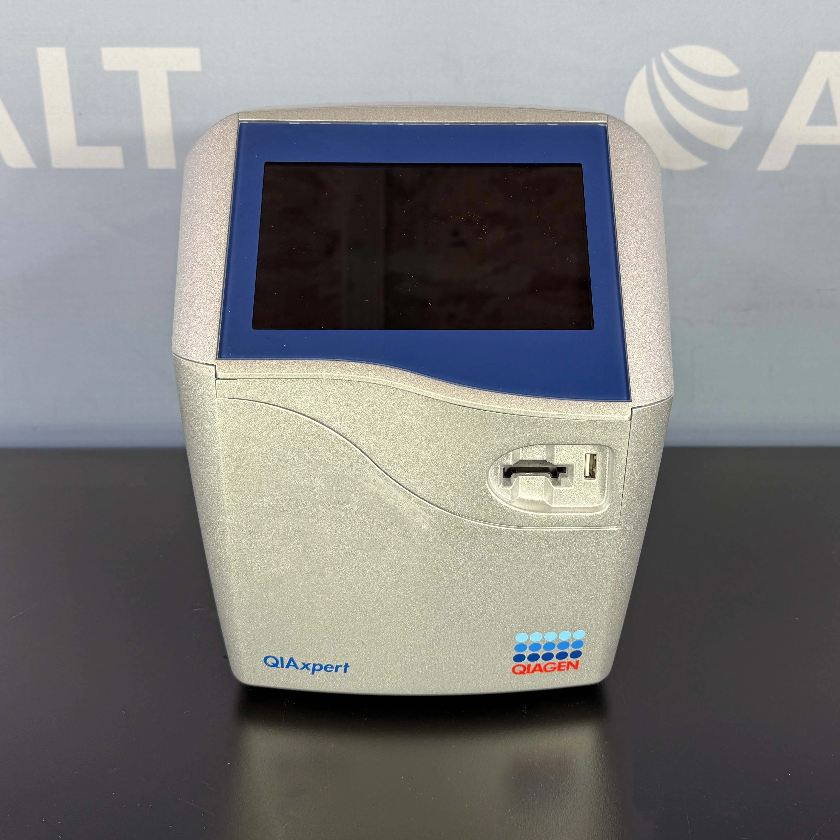 Qiagen  QIAxpert High-Speed UV/VIS Spectrophotometer