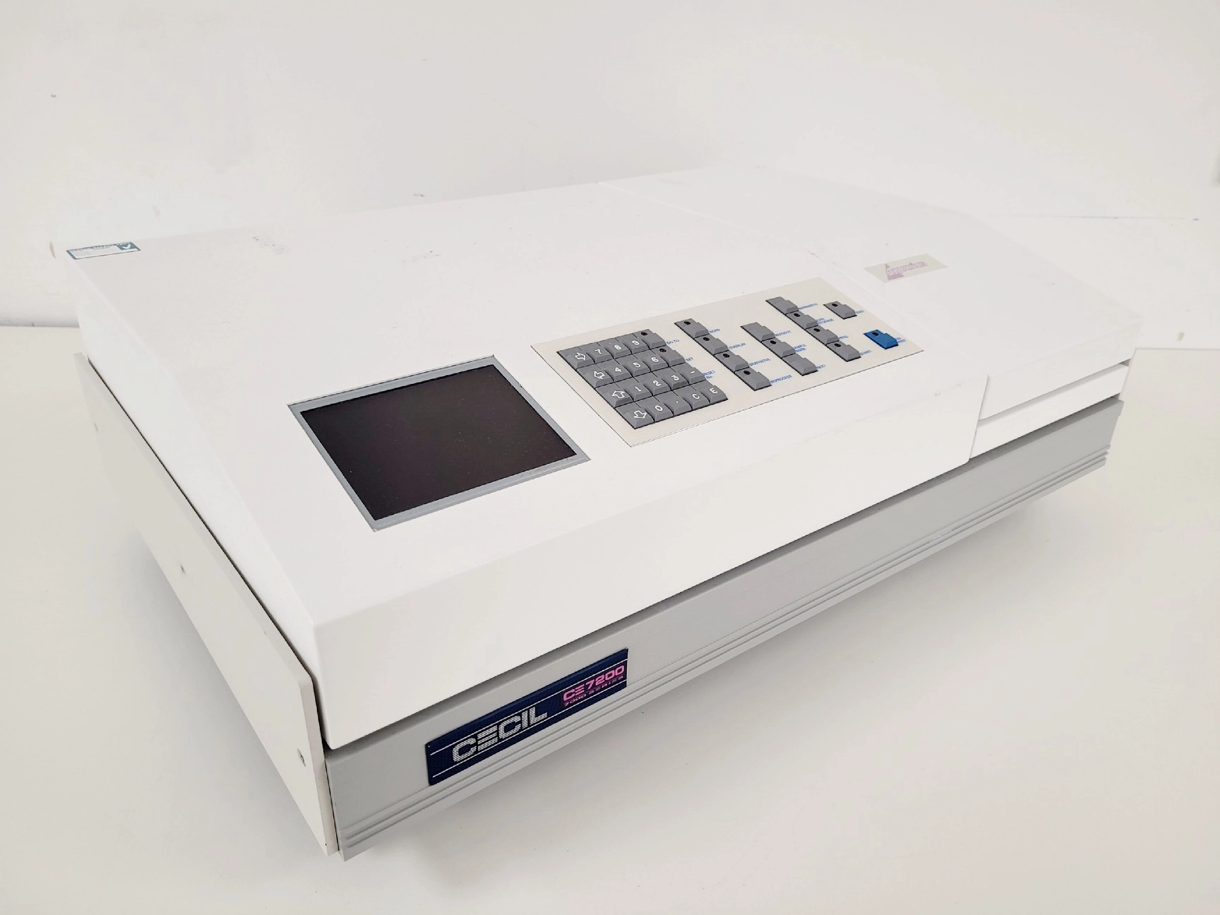 Cecil Model CE 7200 Spectrometer Lab