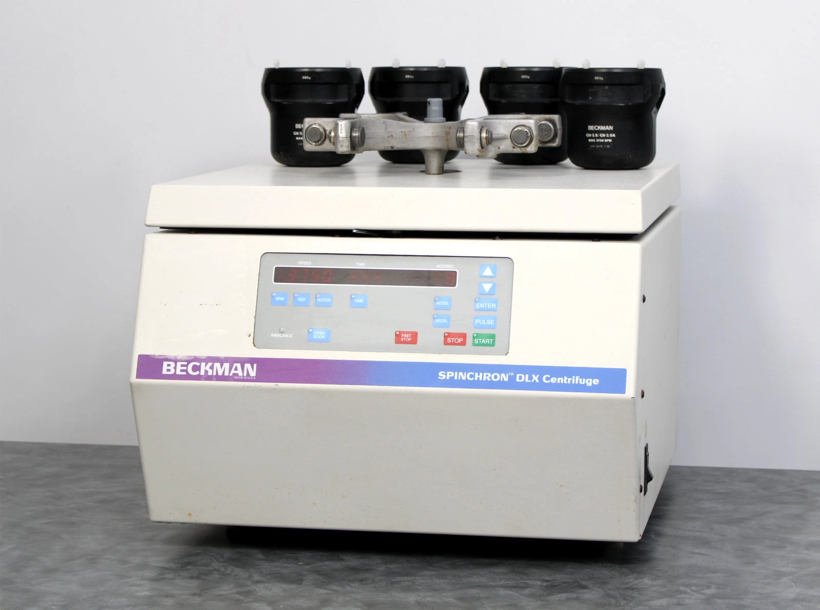 Beckman Spinchron DLX Benchtop Centrifuge 365303 and GH-3.8 Swing Bucket Rotor