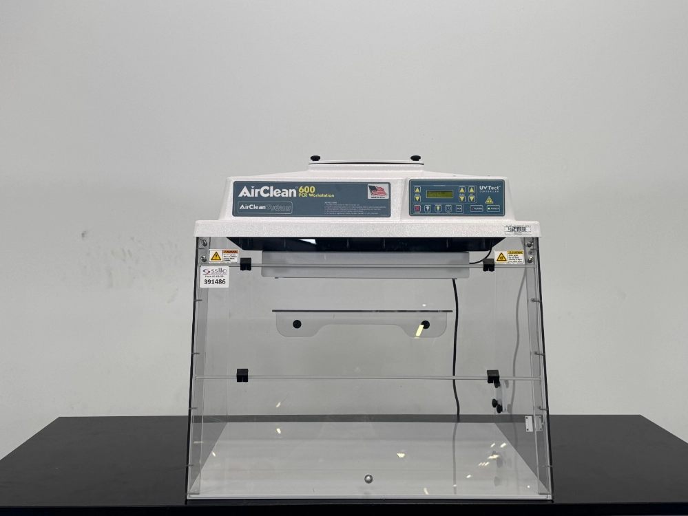 AirClean 600 3' PCR Workstation