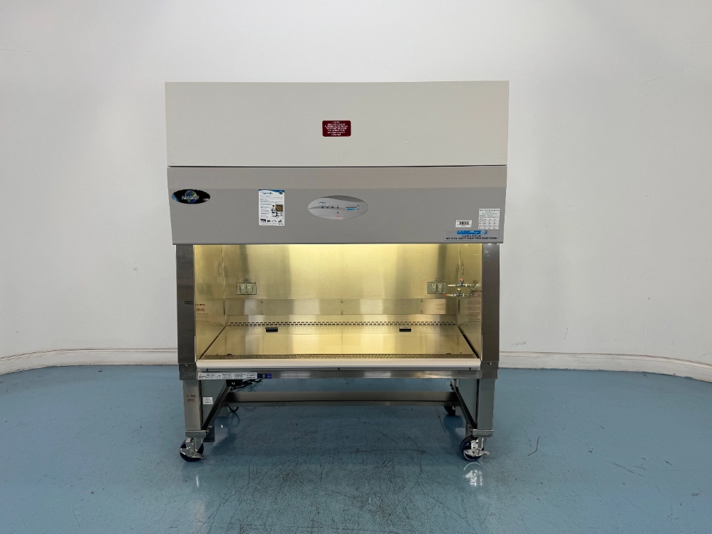 Nuaire LabGard ES Class II Type A2 5' Bio Safety Cabinet