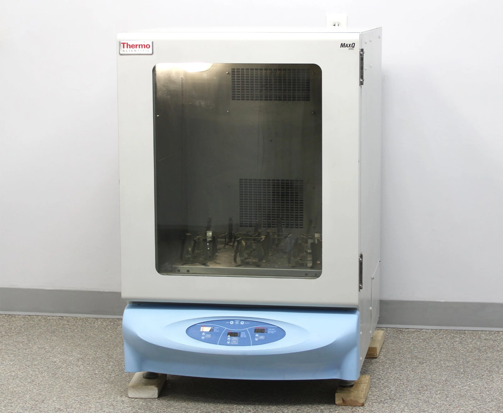 Thermo Scientific MaxQ 6000 SHKE6000-7 Refrigerated Incubator Shaker 4353