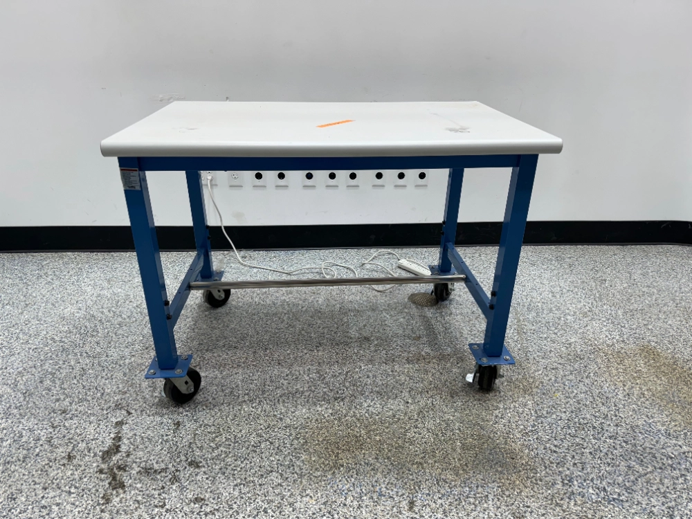 Global Industrial 4' Portable Table