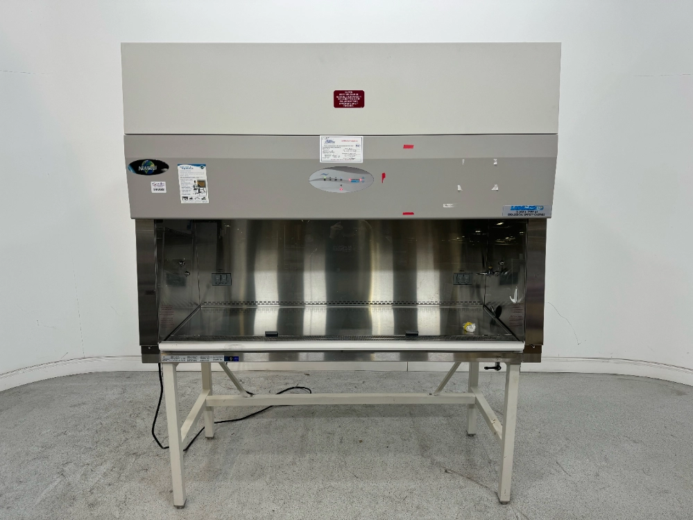 Nuaire LABGARD ES 6' BioSafety Cabinet