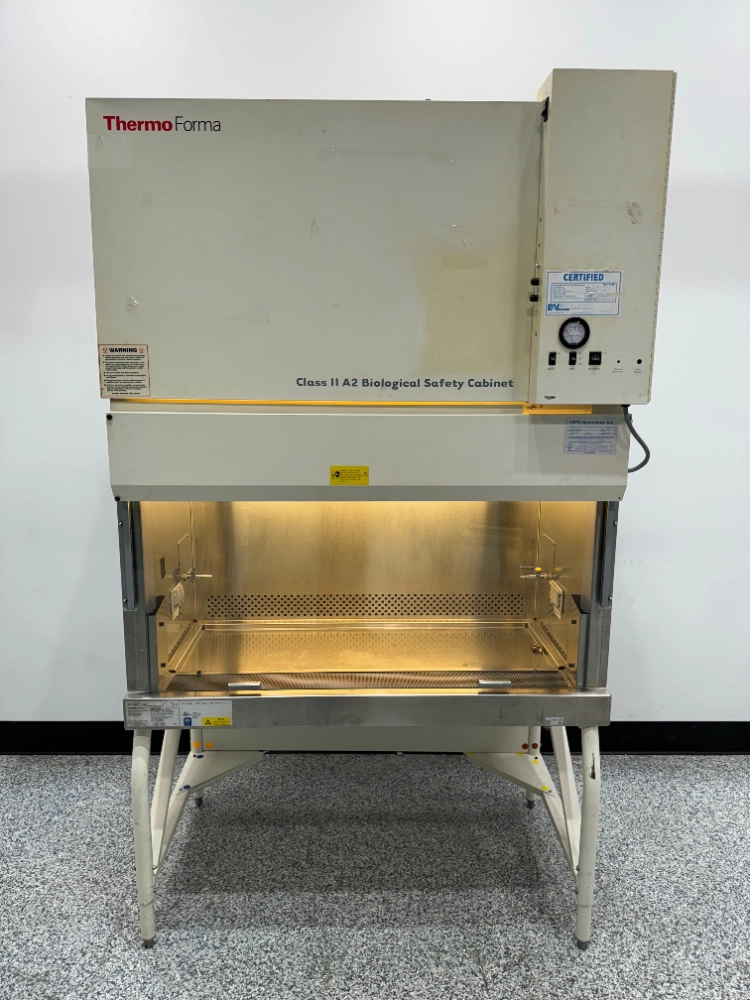 Thermo Forma Class II A2 4' Biosafety Cabinet