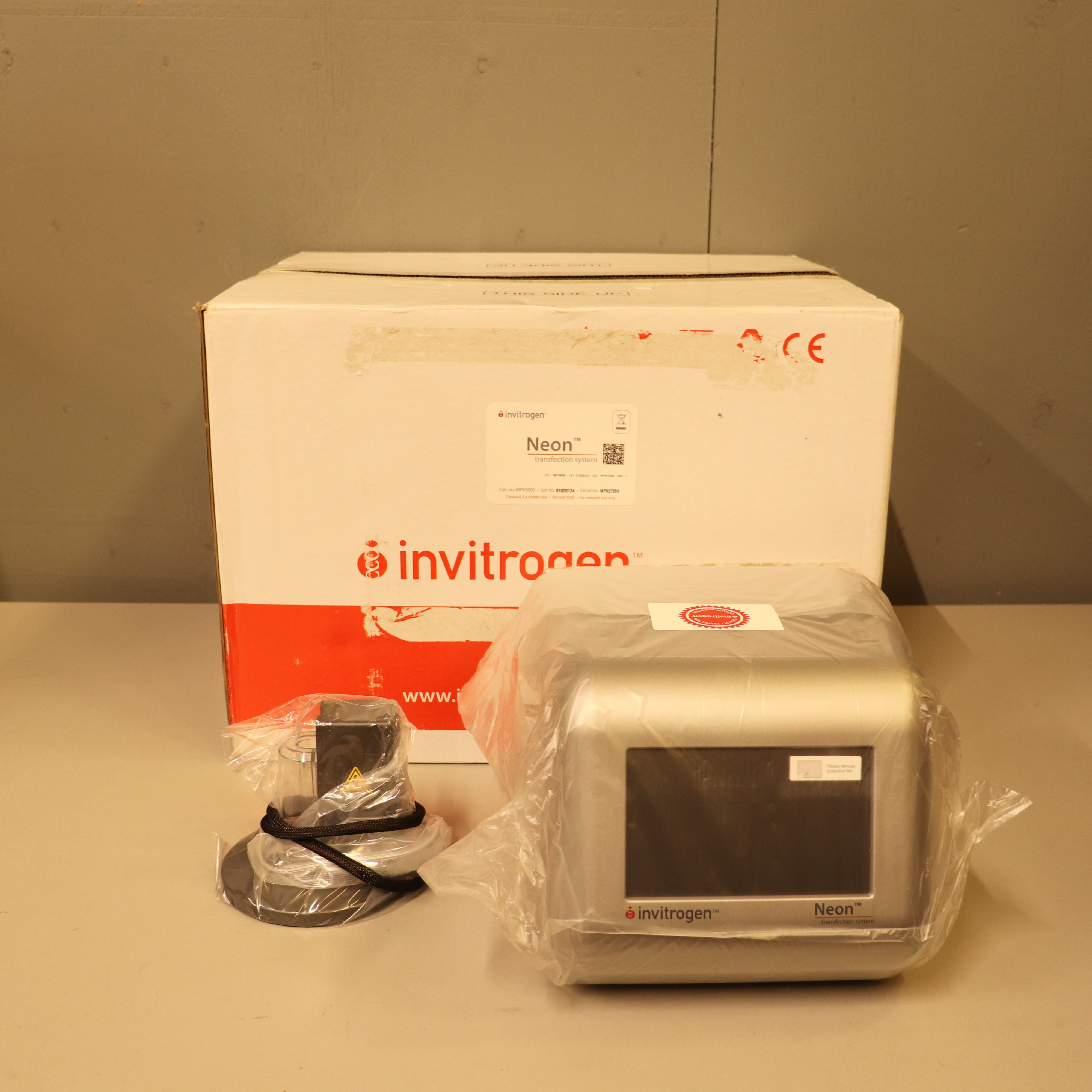 Invitrogen Neon Transfection System MPK5000