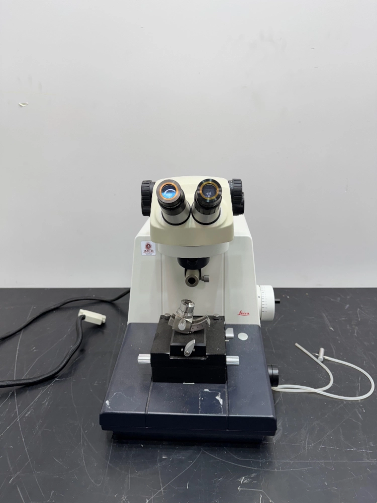 Leica Ultracut UCT Microtome