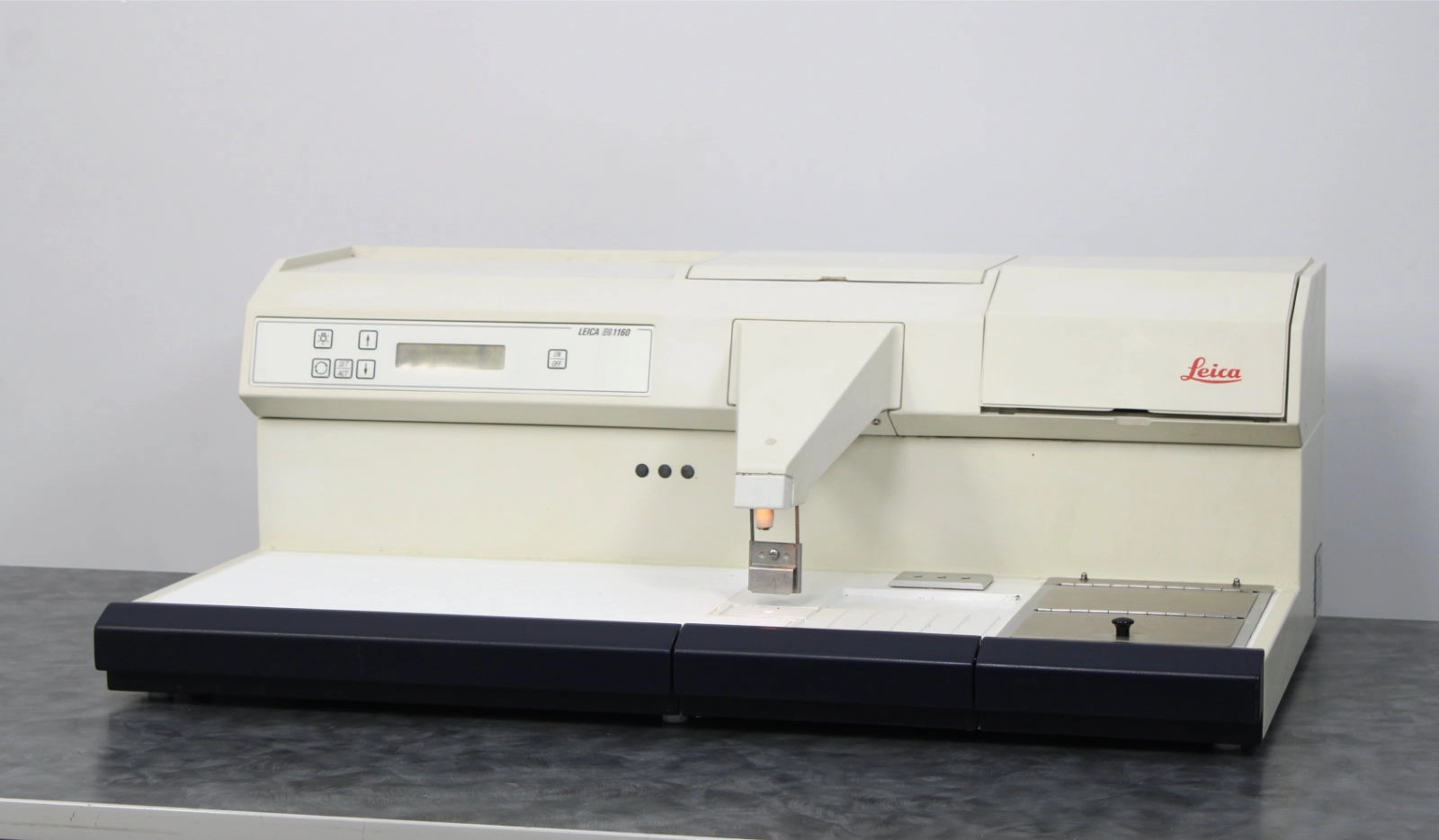 Leica EG1160 Tissue Embedding Center with Cold Plate 038630527