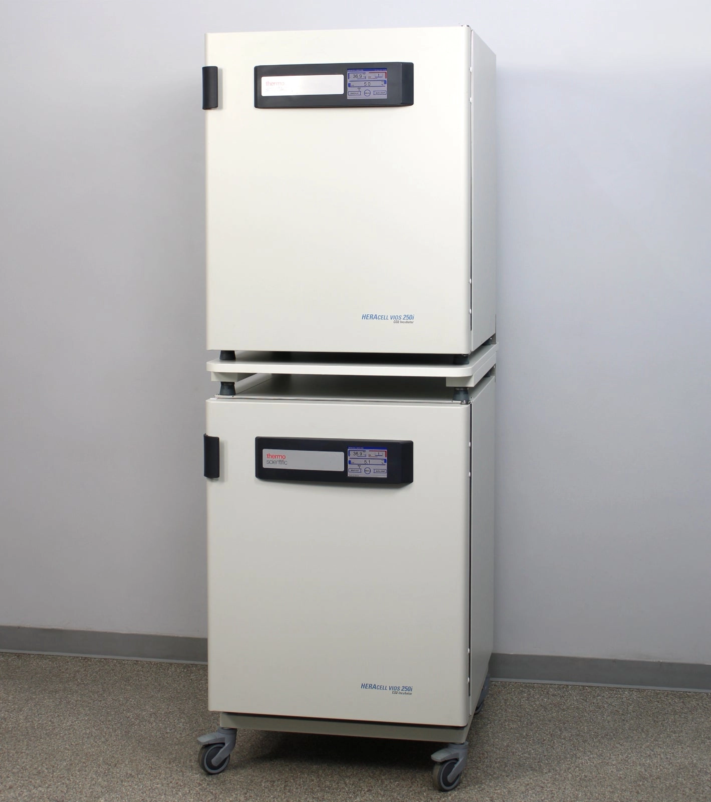 Thermo HERAcell vios 250i Stacked Copper Lined CO2 Incubators 51033596