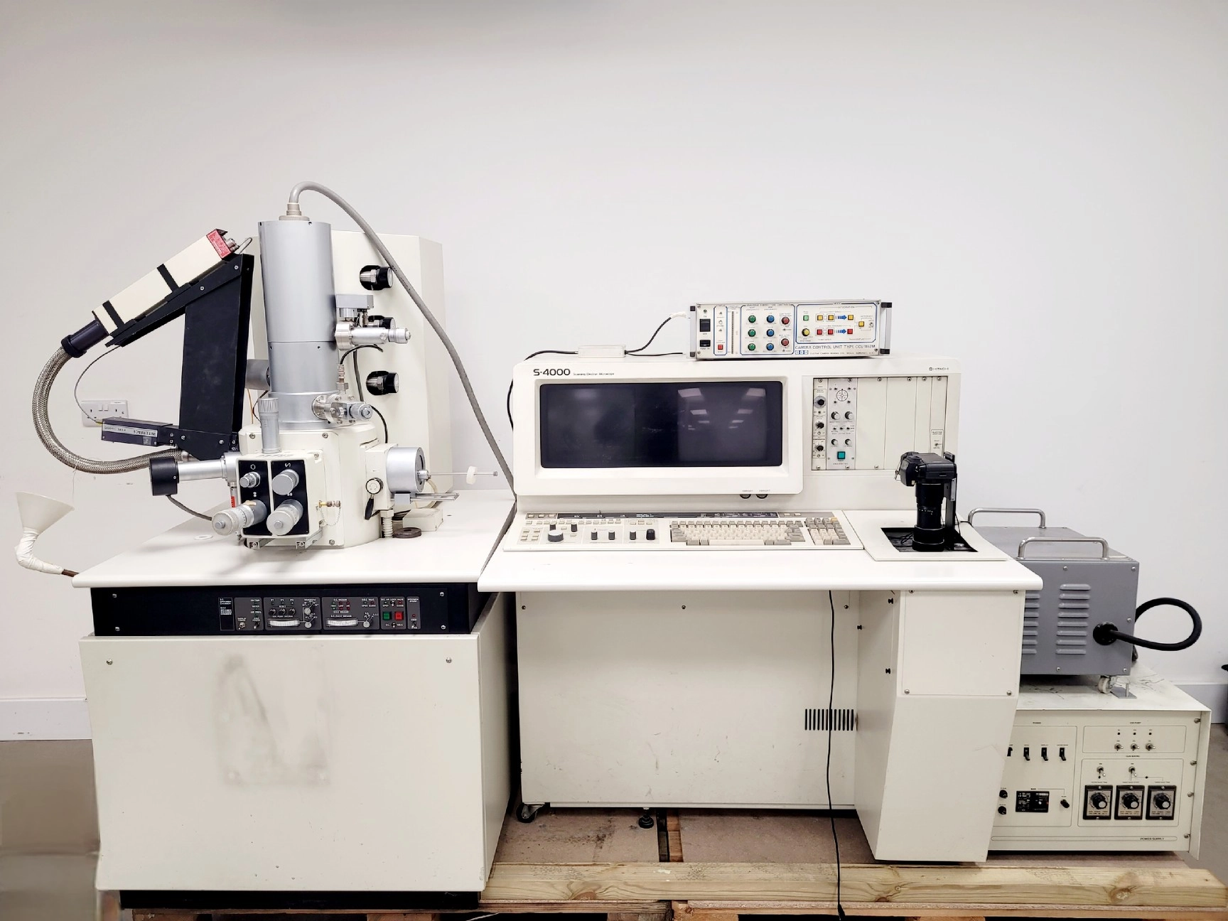 Hitachi S4000 Microscope (SEM) Scanning Electron Microscope Lab