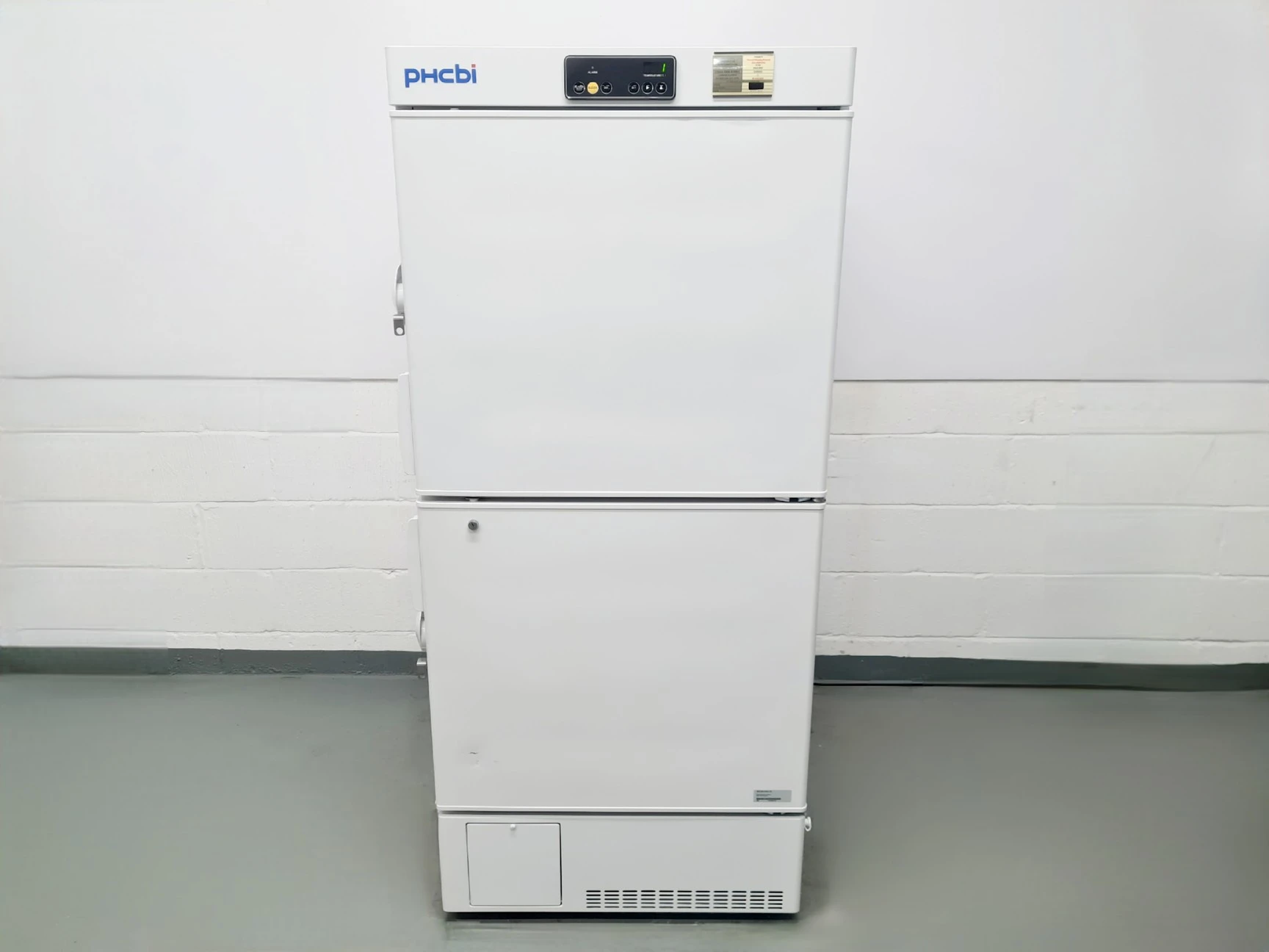 PHCBI Biomedical -30&deg;C Freezer Model MDF-MU539HL-PE Lab