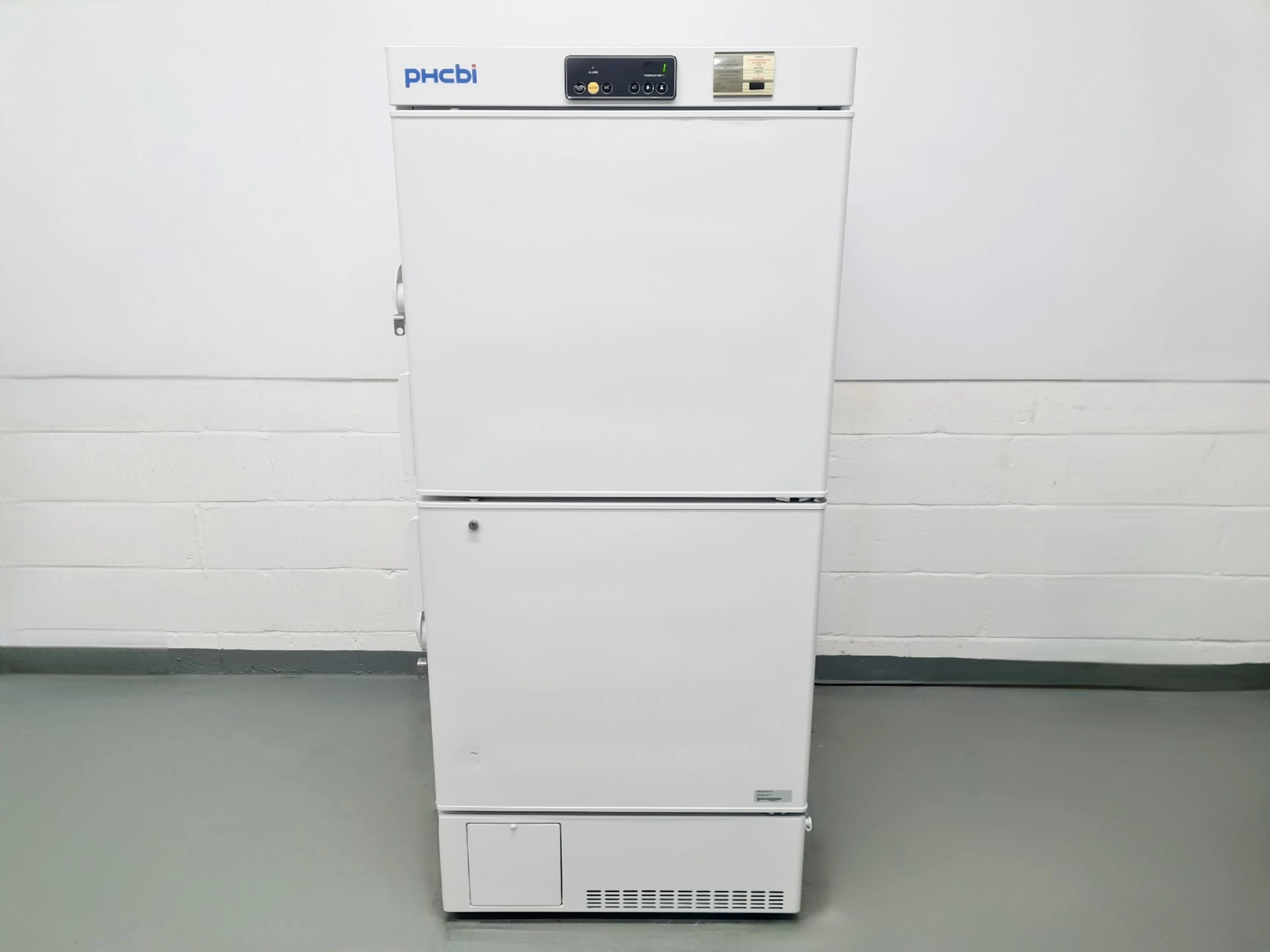 PHCBI Biomedical -30&deg;C Freezer Model MDF-MU539HL-PE Lab