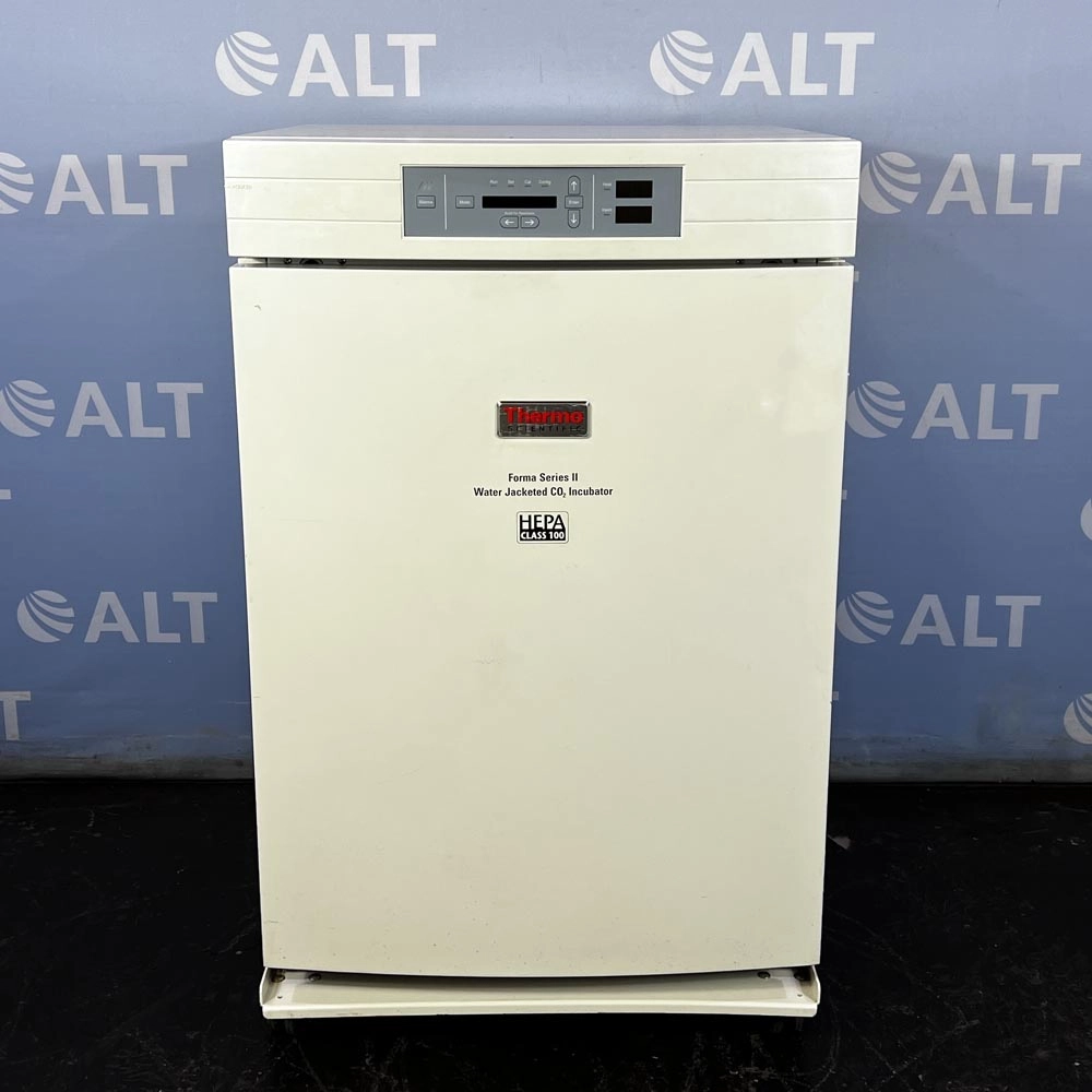 Thermo Scientific Forma Series II Water-Jacketed CO2 Incubator, Model 3130