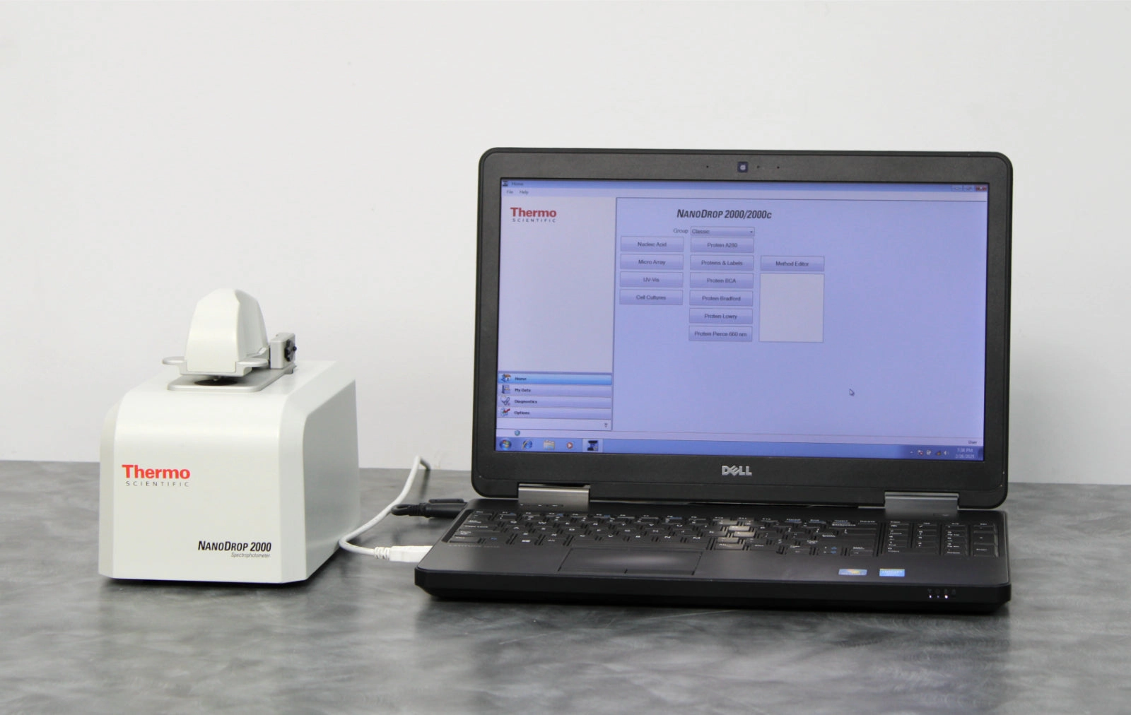 Thermo Scientific NanoDrop 2000 UV-Vis Spectrophotometer with Laptop