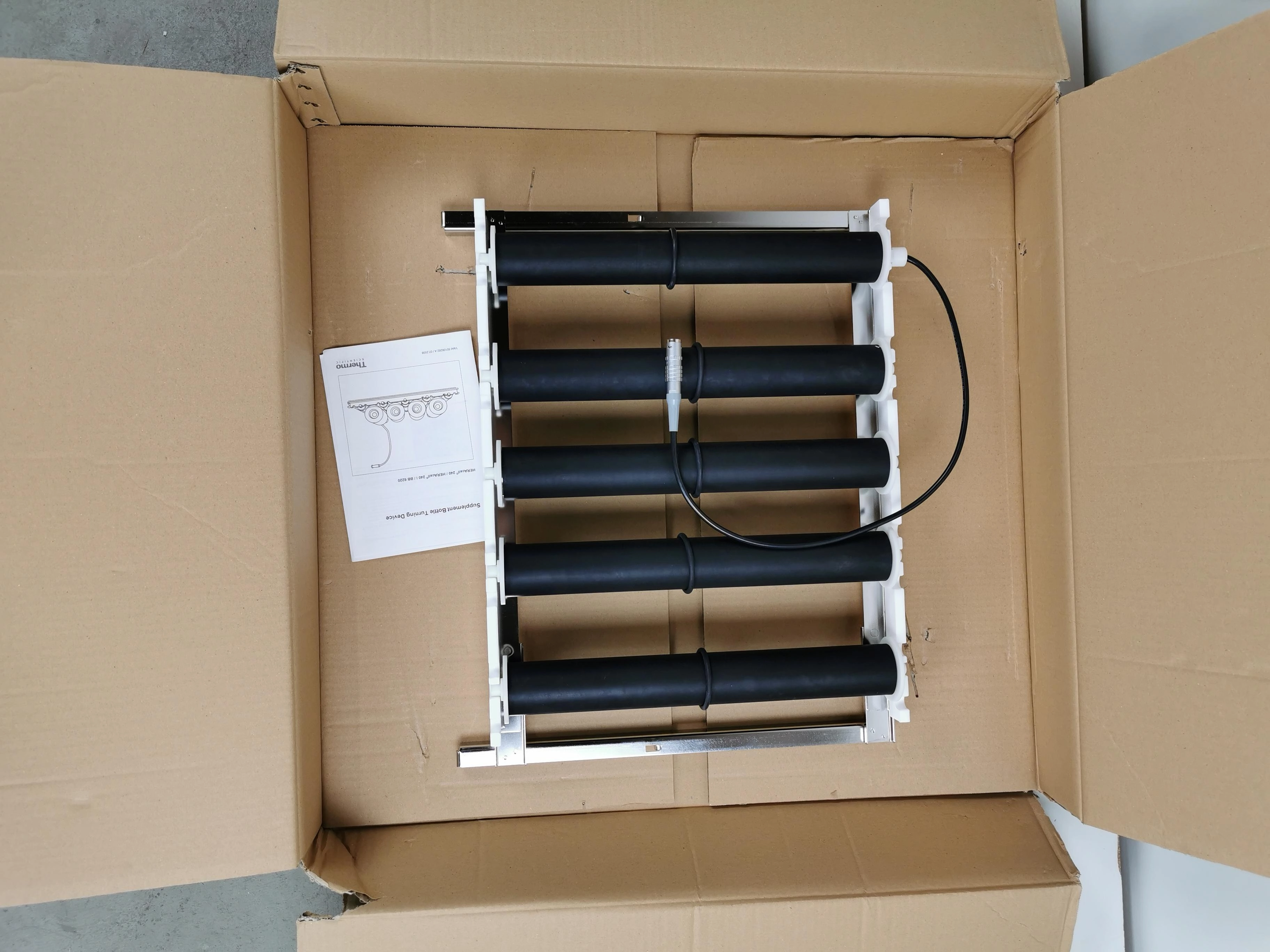 Thermo Scientific Supplement Bottle Turing Device for HERAcell 240/240i/BB6220 - 2020265802