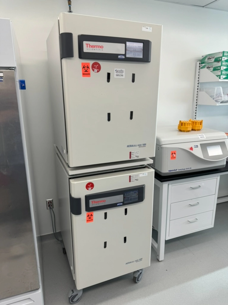 Thermo HERAcell vios 160i Double Stack CO2 Incubator