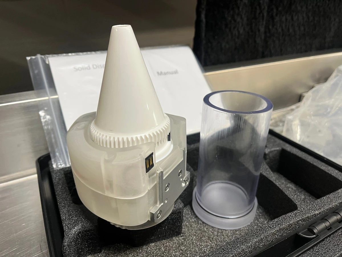 XQ Instruments SDH-1 Handheld Powder Dispenser | LabX.com