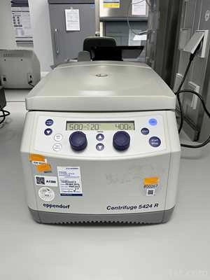 Lot 196 Listing# 866731 Eppendorf 5424R Refrigerated Laboratory Centrifuge