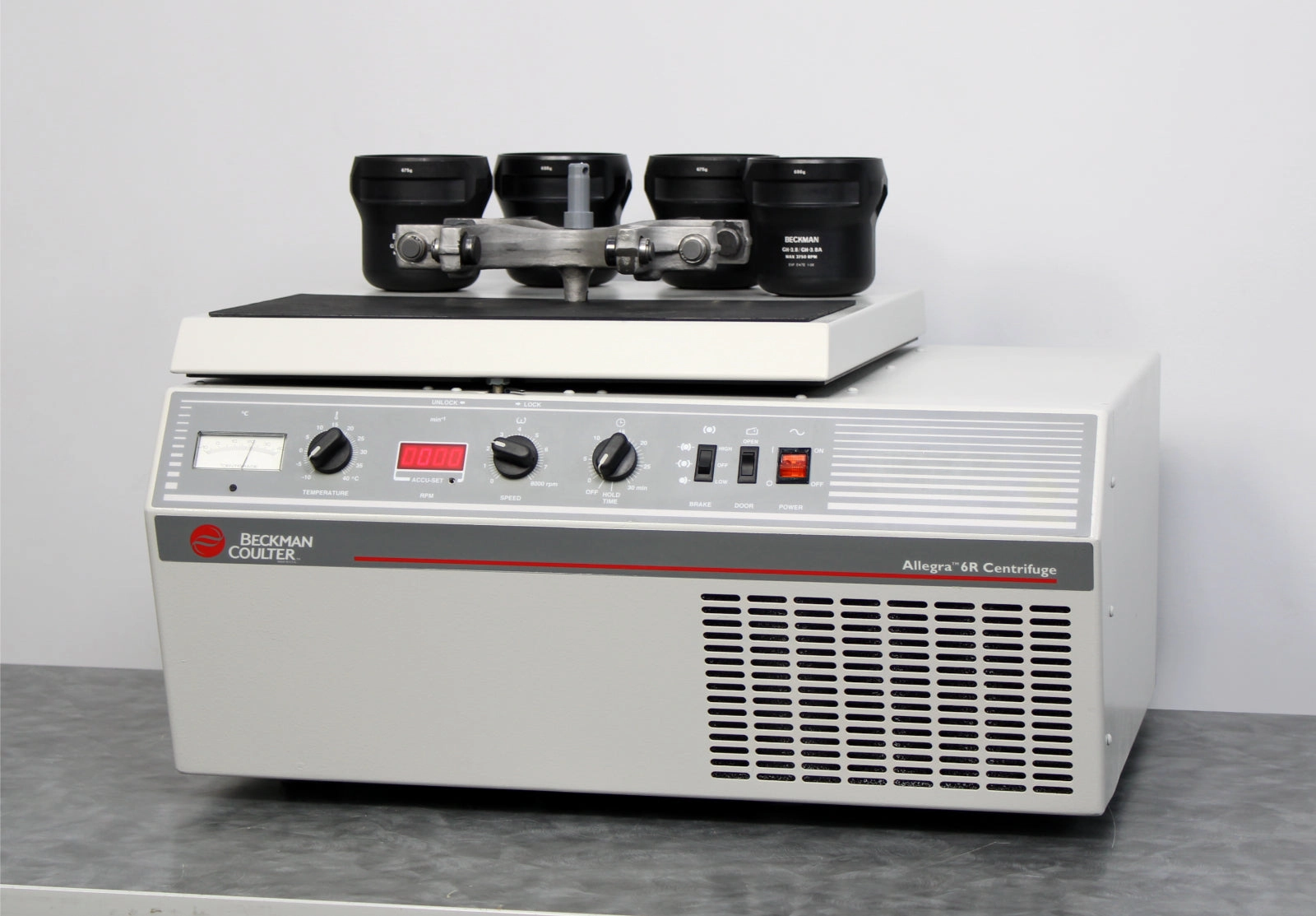 Beckman Coulter Allegra 6R Refrigerated Benchtop Centrifuge 366816 w/ Rotor