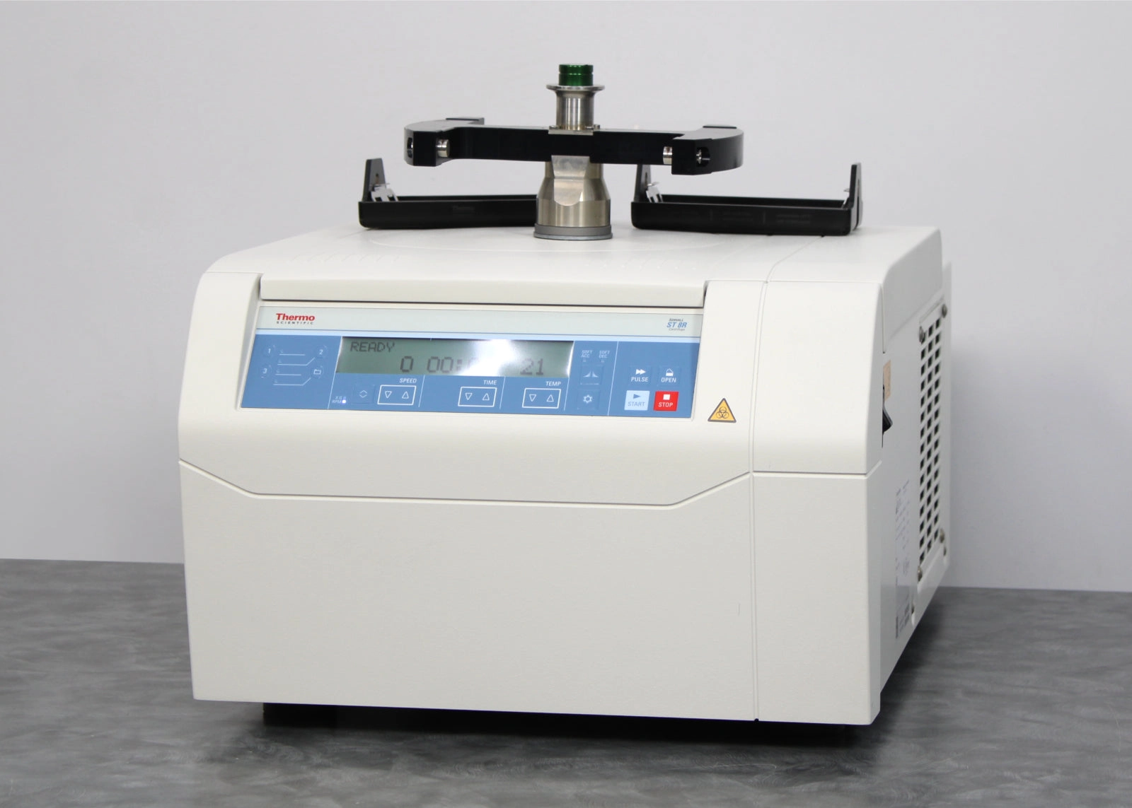 Thermo Scientific Sorvall ST8R Refrigerated Benchtop Centrifuge 75007203