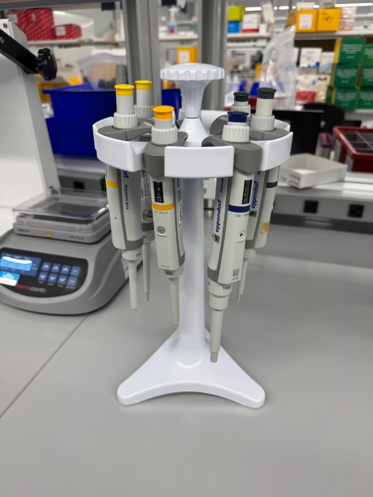 (7) Eppendorf Research Plus Single Channel Pipettes