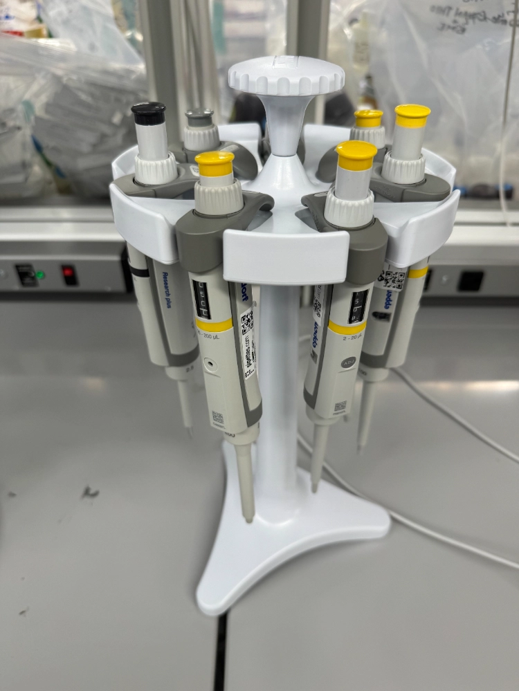 (7) Eppendorf Research Plus Single Channel Pipettes