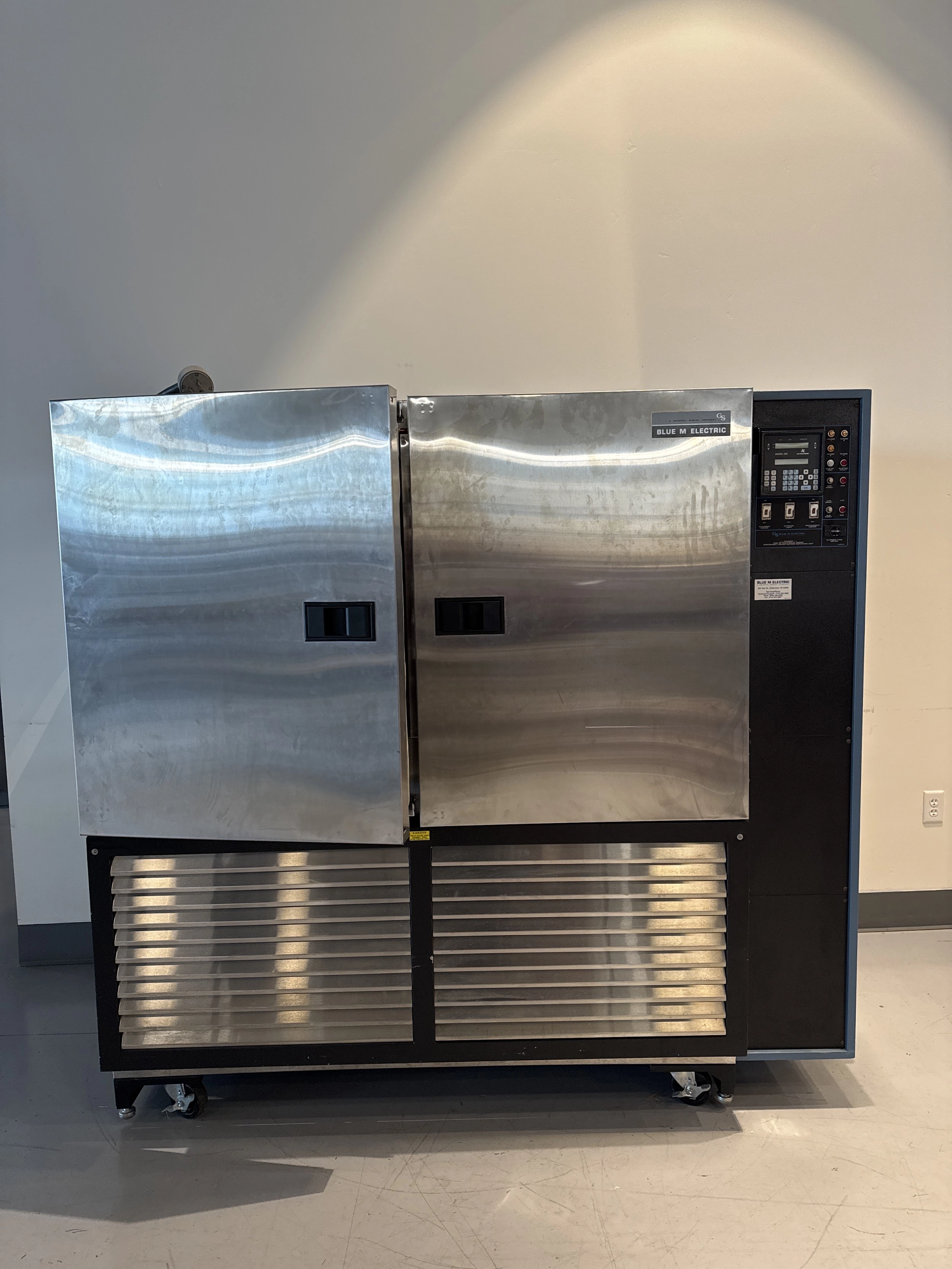 Blue M FRP-13B Full Range Programmable Humidity Chamber -15c to +93c - AS IS